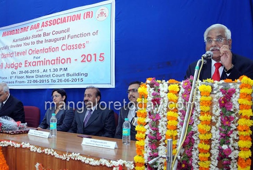 SC Judge : give high importance to all matters in local court 1